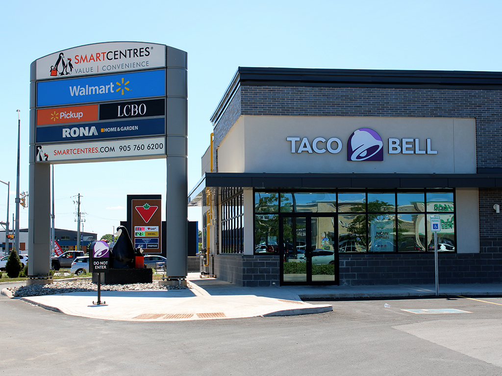 Taco Bell plaza exterior