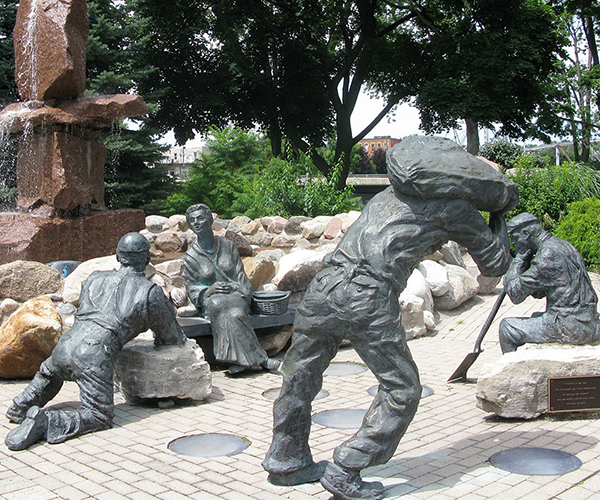 image of the canal monument